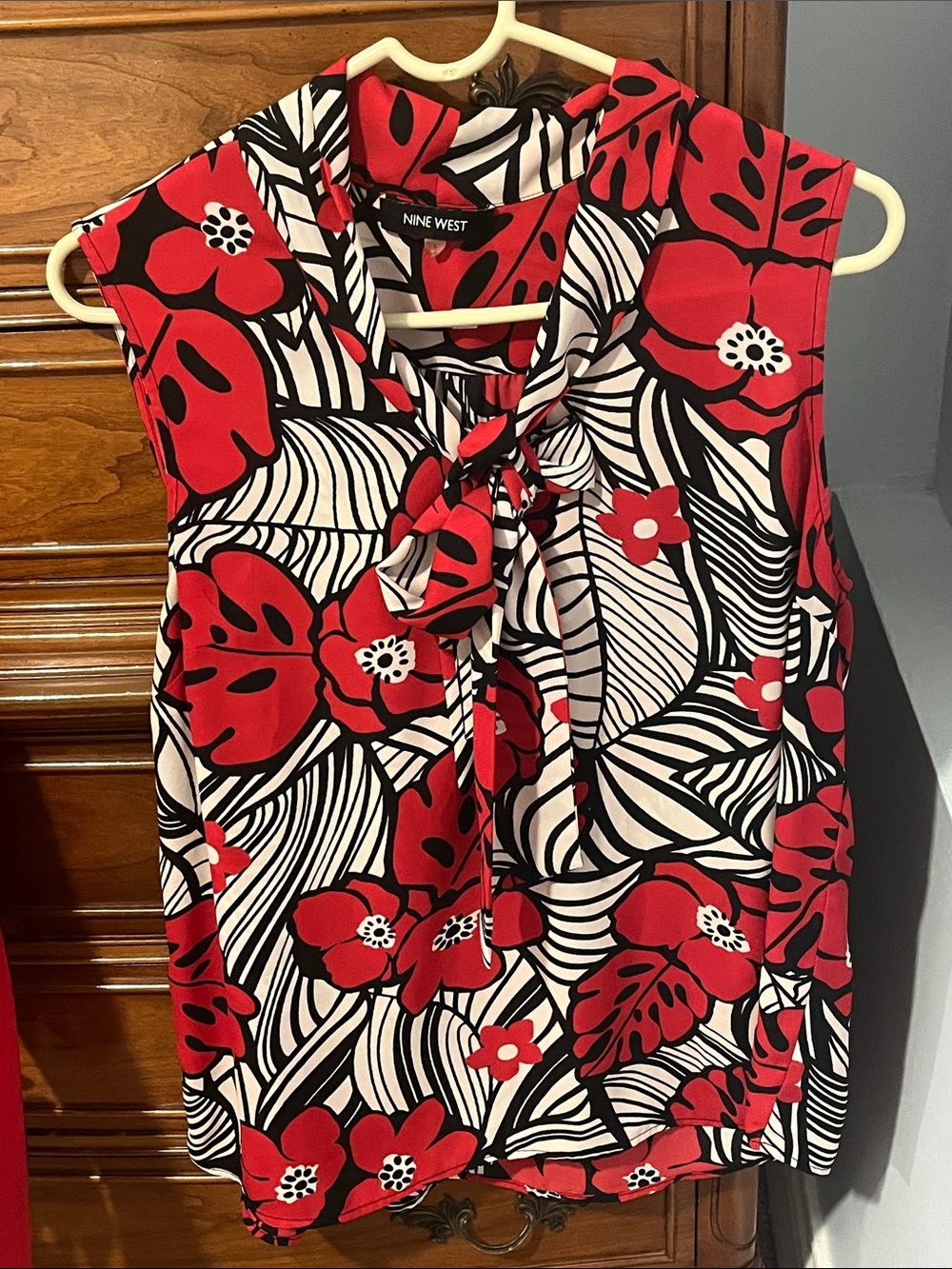 Nine West Red Black White Floral Tie-Neck Camisole Blouse